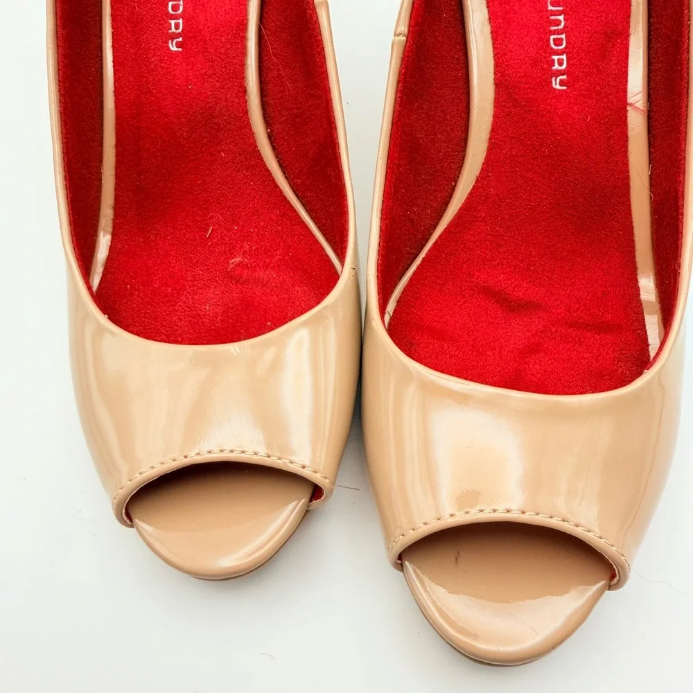 CL Laundry Nolita Peep Toe‎ Wedge Pantent Leather Pumps Womens 7.5 Nude